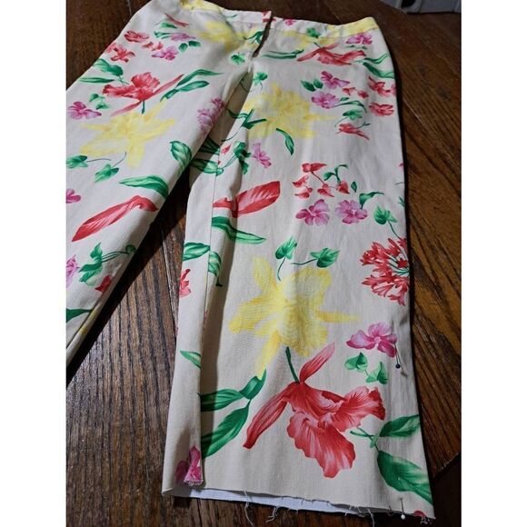 Size 12 Rafaella Tropical Floral Capris Cream Yellow Red Pink Green - Picture 2 of 8